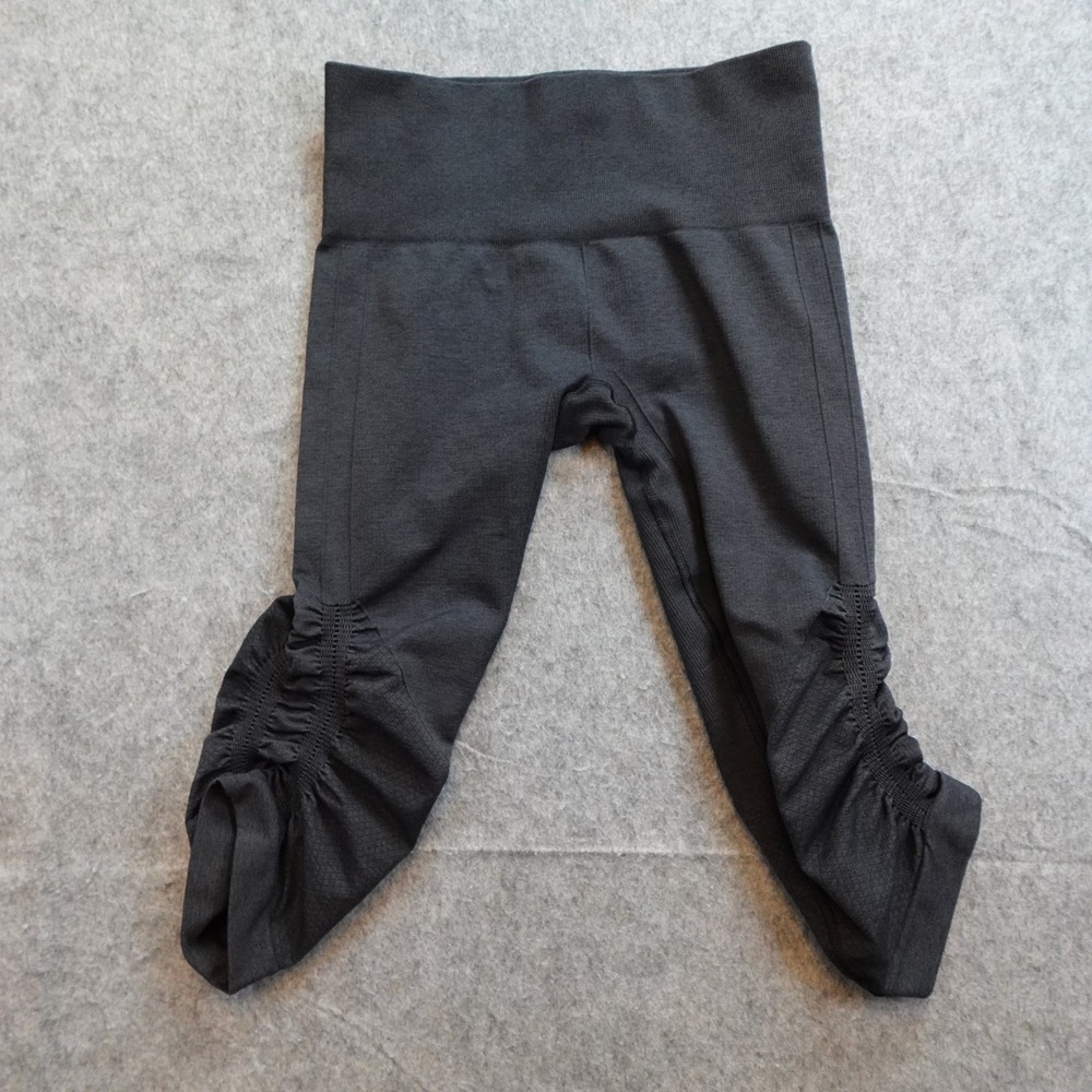 Lululemon Leggings‎ Womens 6 Black Zone In Crop 16" Seamless Run Yoga Gym
